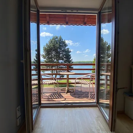 Apartman Majak U Zermanicke Prehrady Pitrov Exterior photo