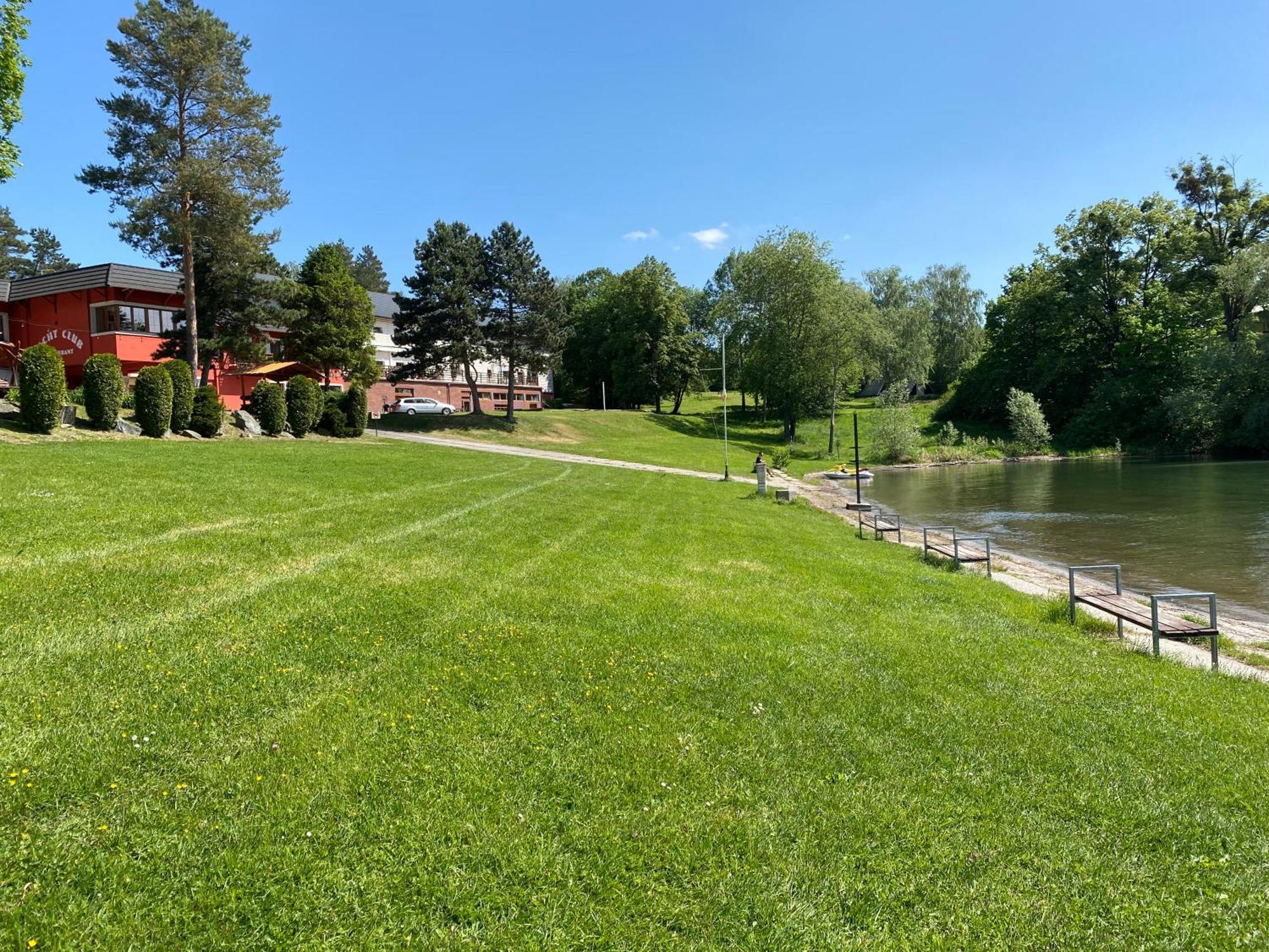 Majak U Zermanicke Prehrady Apartment Pitrov